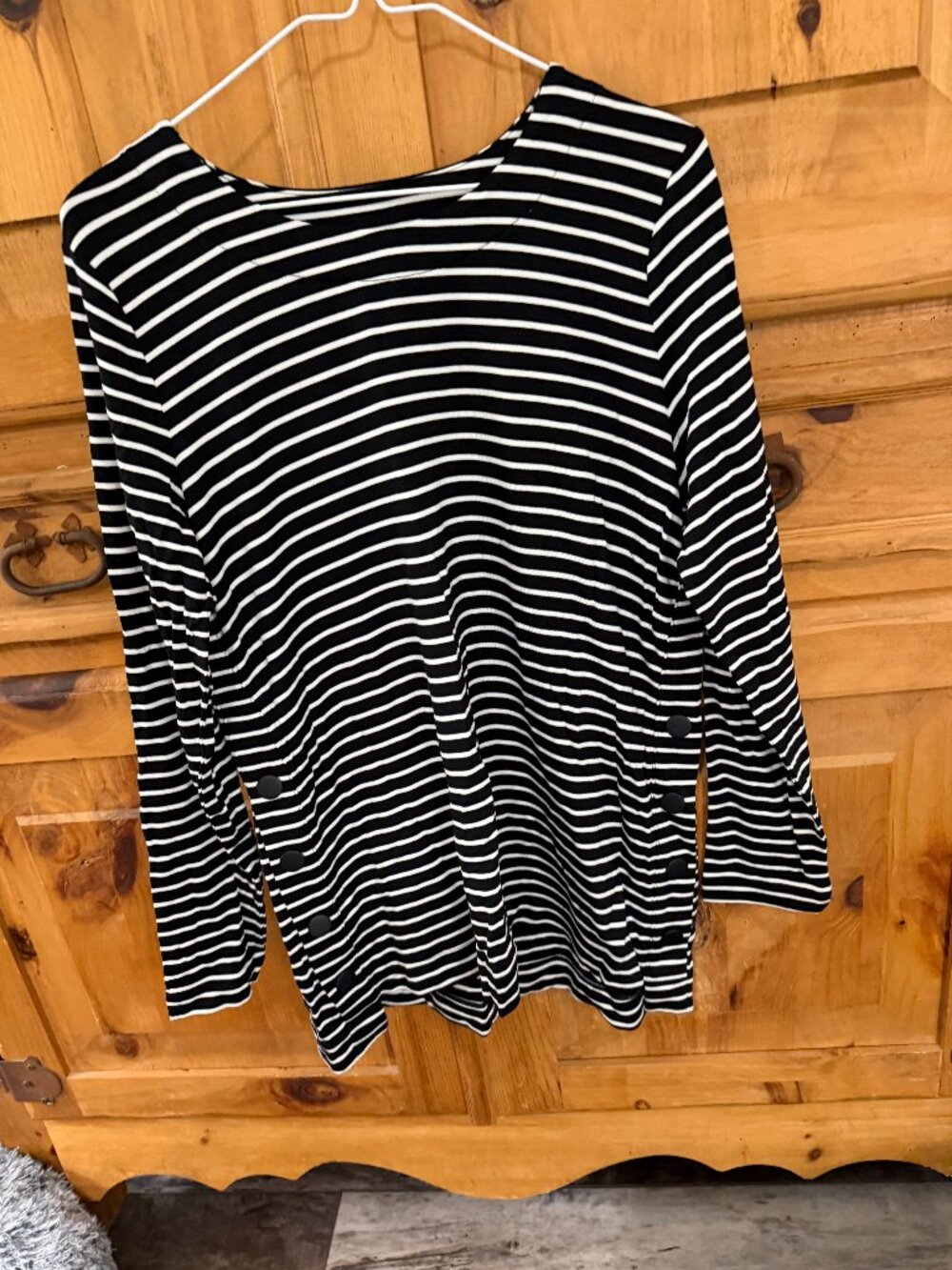 Cabi 6332 Side Snap Tee Spring 2023 Medium